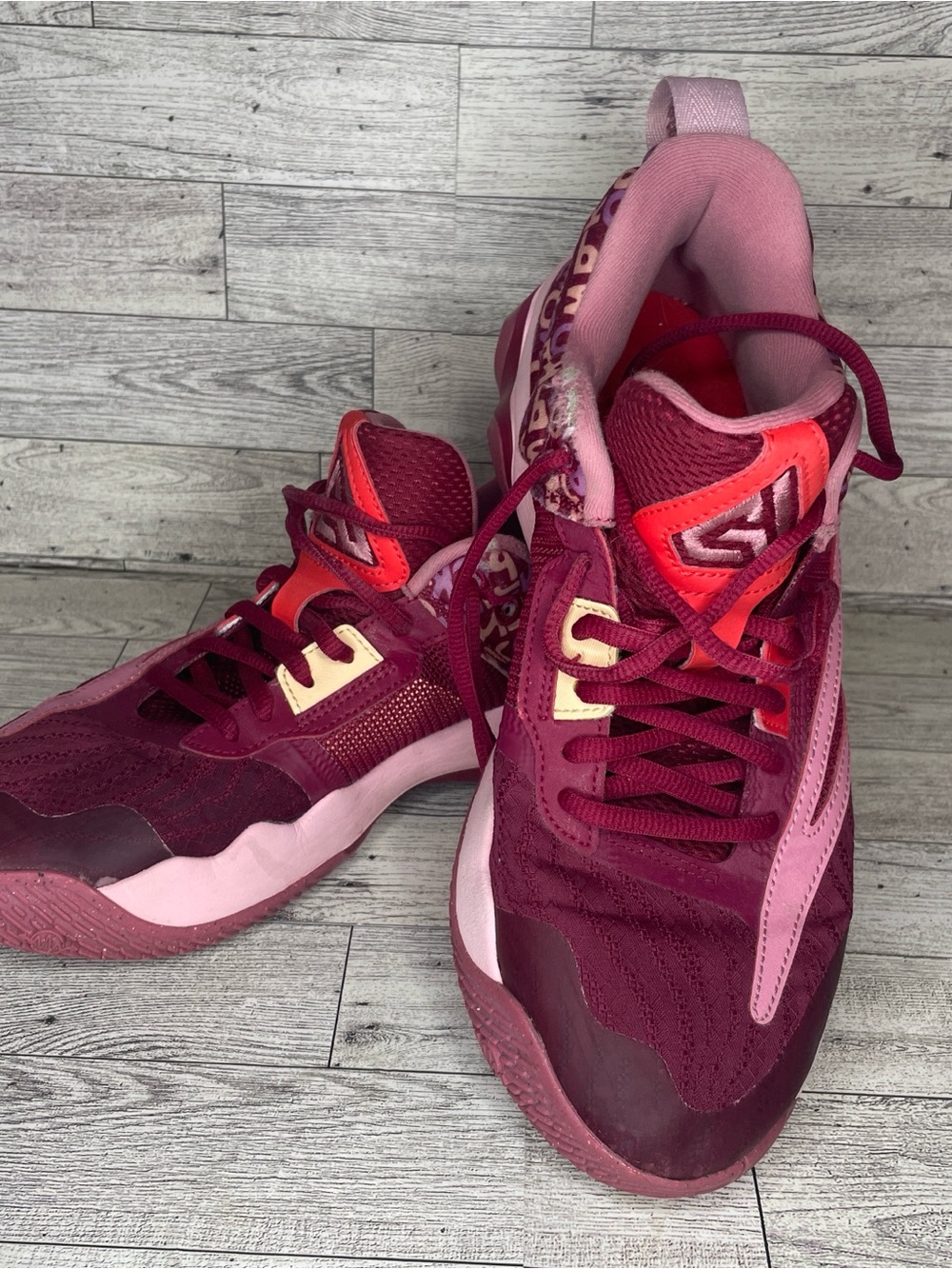 Nike Women's Athletic Shoes - Burgundy Pink